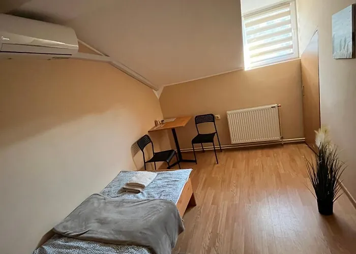 Δωμάτια σε οικογενειακή κατοικία With Private Bathroom & Free Parking 