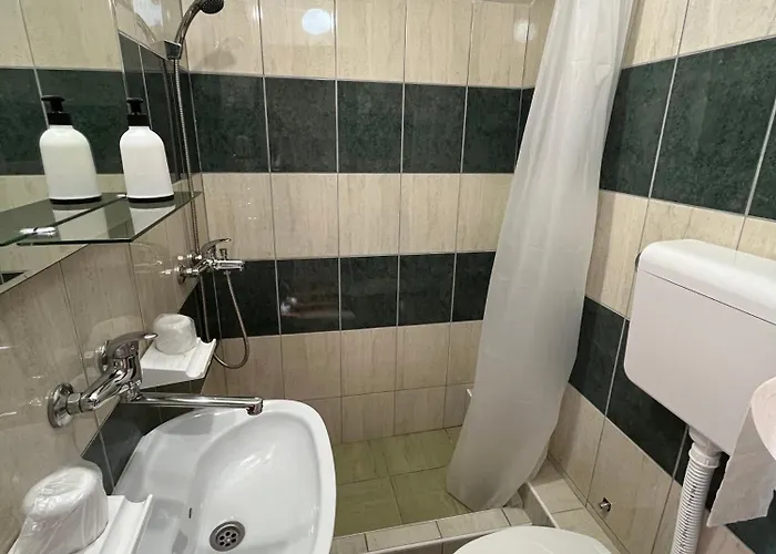 Δωμάτια σε οικογενειακή κατοικία With Private Bathroom & Free Parking 