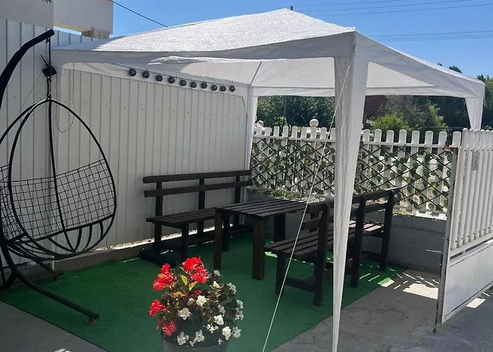 Δωμάτια σε οικογενειακή κατοικία With Private Bathroom & Free Parking 