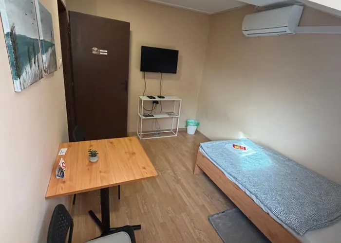 Δωμάτια σε οικογενειακή κατοικία With Private Bathroom & Free Parking 