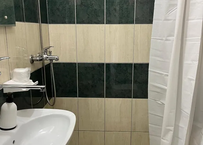 With Private Bathroom & Free Parking 