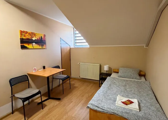 Δωμάτια σε οικογενειακή κατοικία With Private Bathroom & Free Parking 