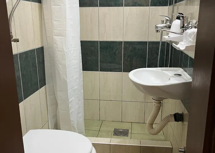 Δωμάτια σε οικογενειακή κατοικία With Private Bathroom & Free Parking 